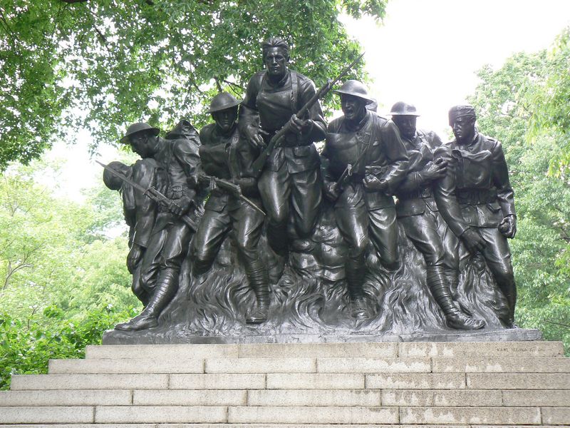 Central Park et autour: The 107th Infantry Memorial 2